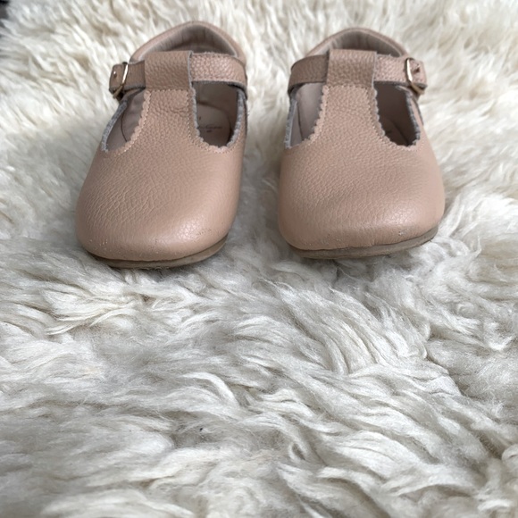 Toddler kids Mary Janes size 11T. Nude pink colour with rose gold hardware - Picture 2 of 9